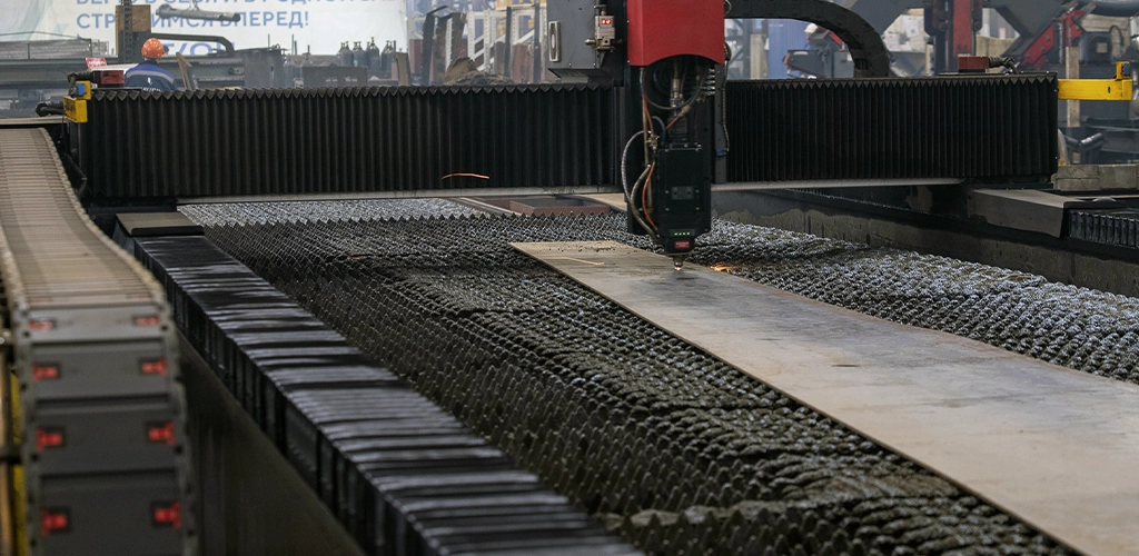 Из какой стали делают опоры освещения, и почему в Сочи и Норильске они разные?